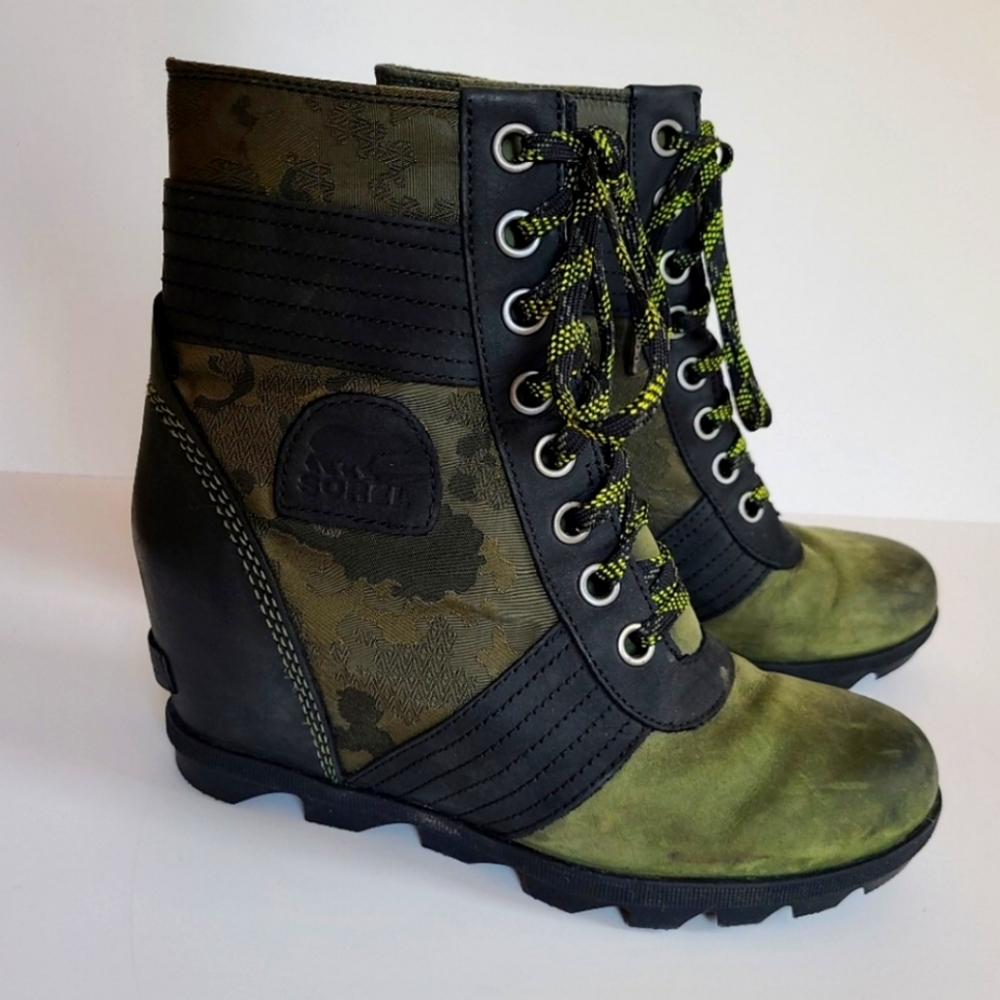 Sorel camo wedges